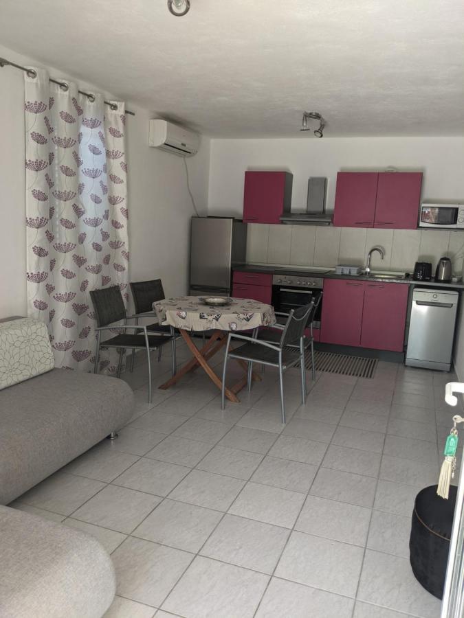 Emilija Apartments Privlaka Privlaka  Luaran gambar